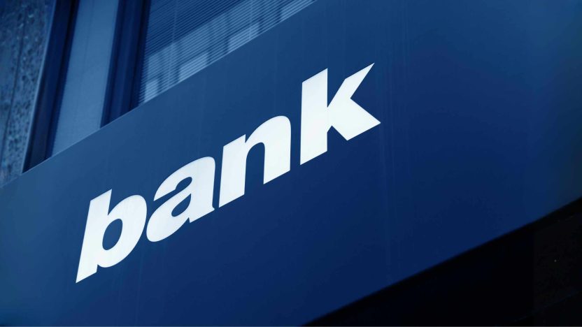 U.S. bank earnings to cap banner