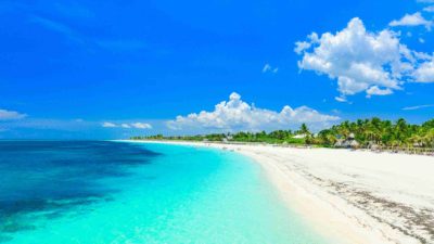 Cuba resort scene highlighting tourism disruptions amid energy shortages