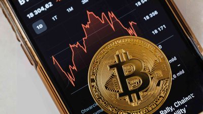 Bitcoin Falls Below $65,000 as Market Volatility Returns to Crypto